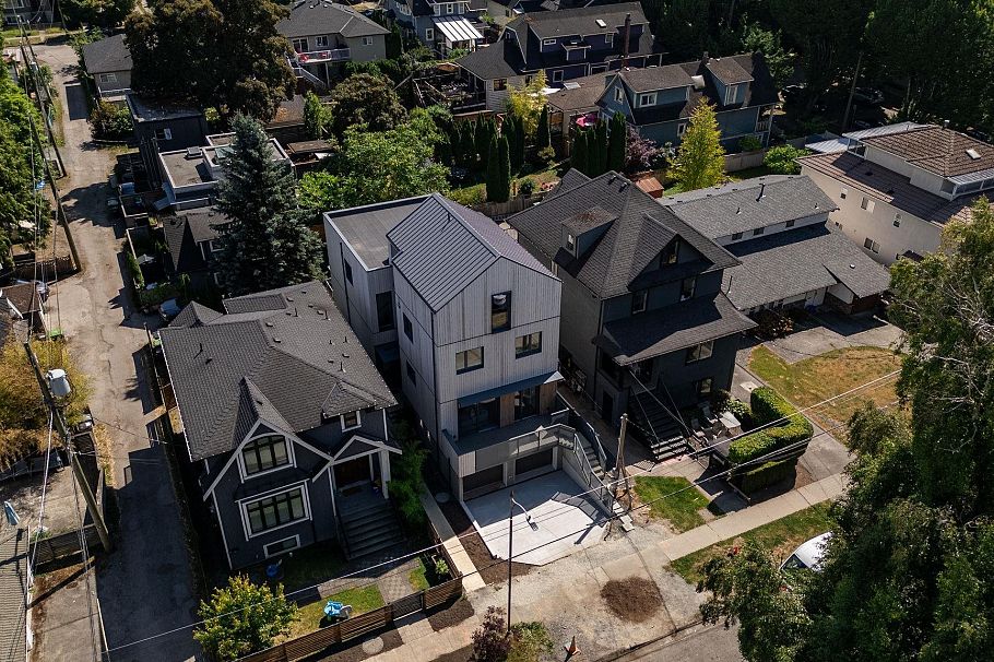 1 60 E 17th Avenue Vancouver, BC - 34