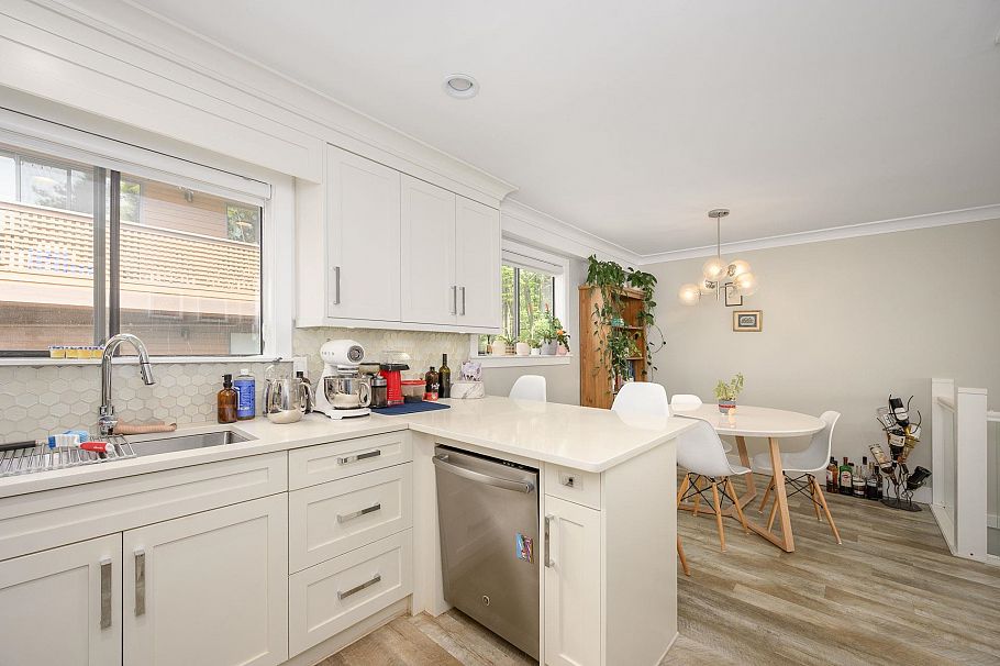 3201 Lonsdale Avenue North Vancouver, BC - 18