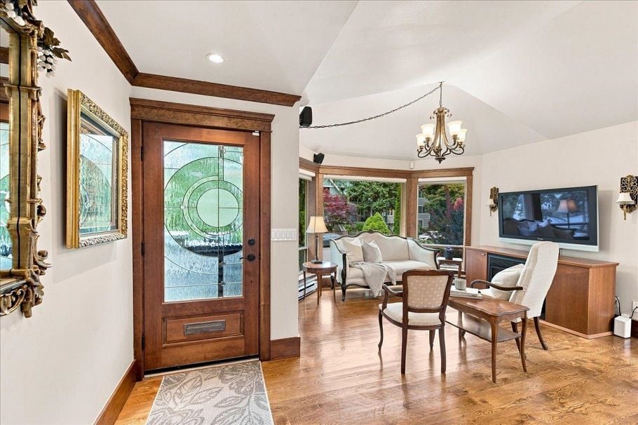 2813 W 3rd Avenue Vancouver, BC - 5
