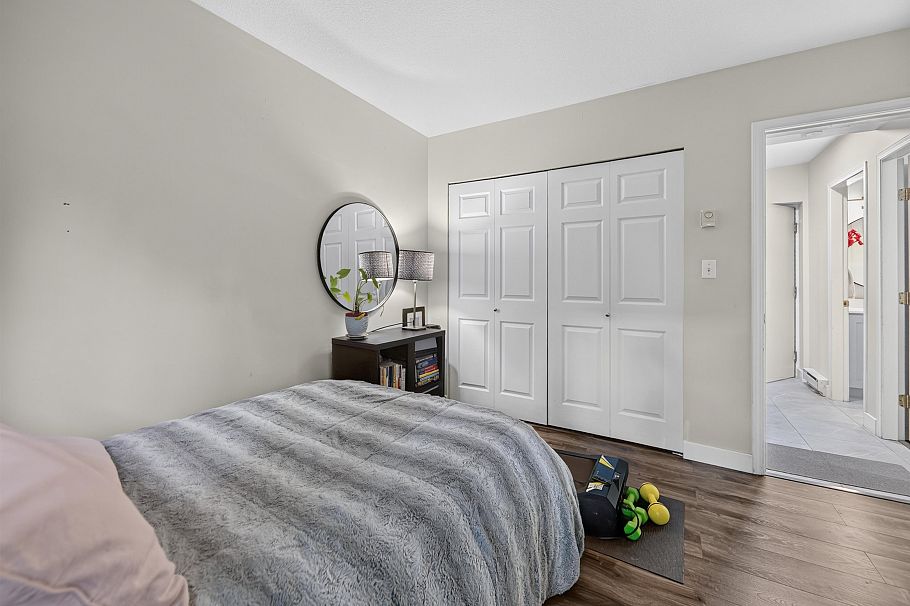 7 828 W 16th Street North Vancouver, BC - 14