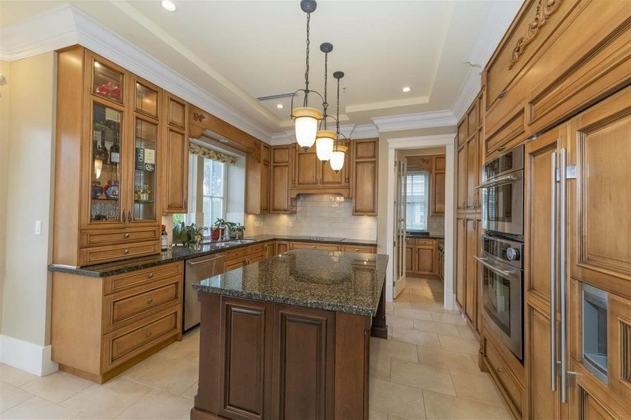 1121 W 39th Avenue Vancouver, BC - 9
