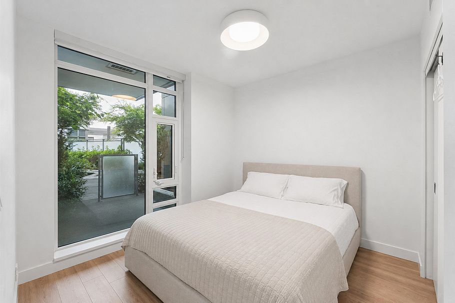 305 1500 Fern Street North Vancouver, BC - 12