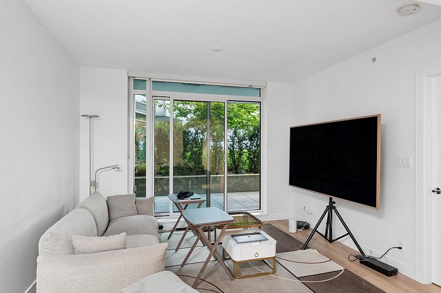 305 1500 Fern Street North Vancouver, BC - 3