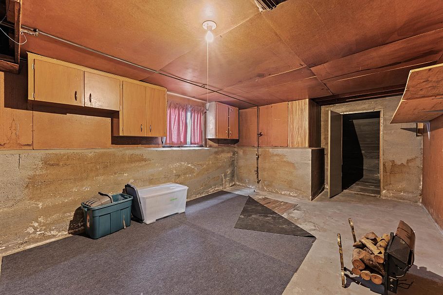 2608 E 4th Avenue Vancouver, BC - 26