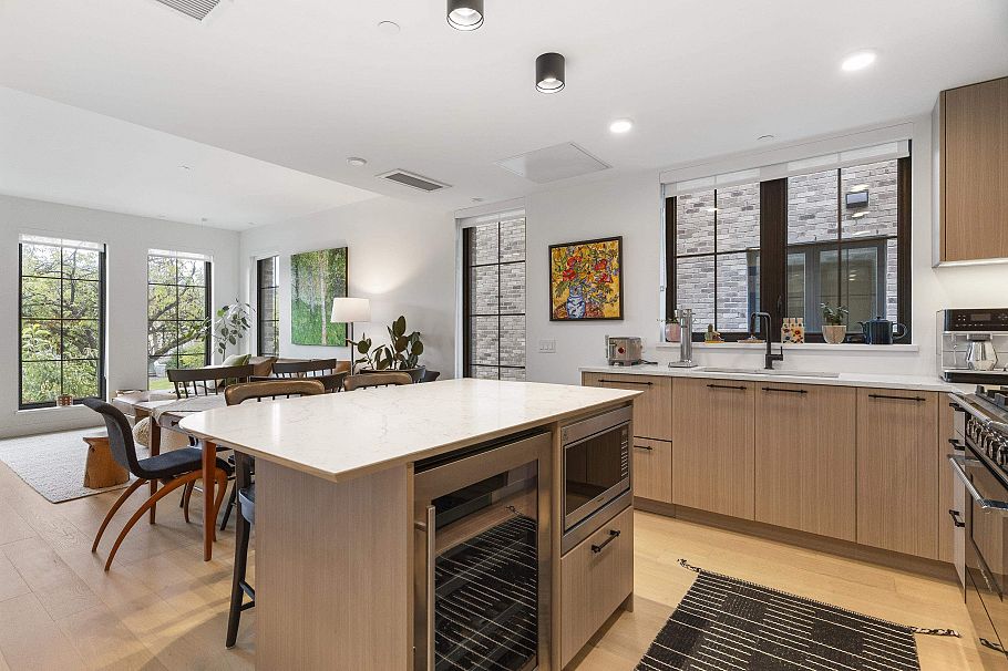 102 157 W King Edward Vancouver, BC - 10