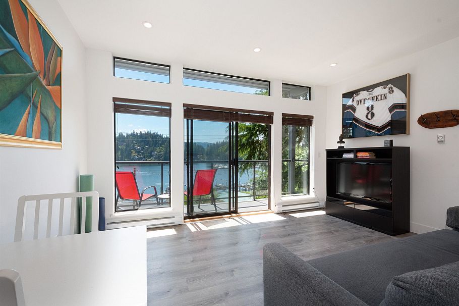 2643 Panorama Drive North Vancouver, BC - 29