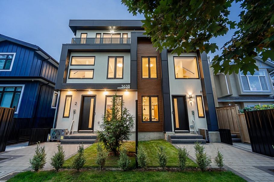 2 3638 Normandy Drive Vancouver, BC - 2