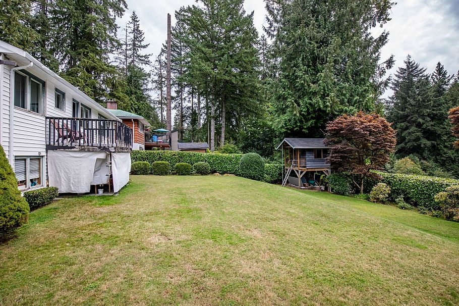 741 Wellington Drive North Vancouver, BC - 18