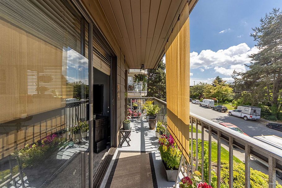 205 330 W 2nd Street North Vancouver, BC - 10