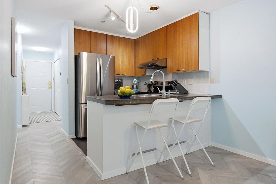 102 788 E 8th Avenue Vancouver, BC - 6