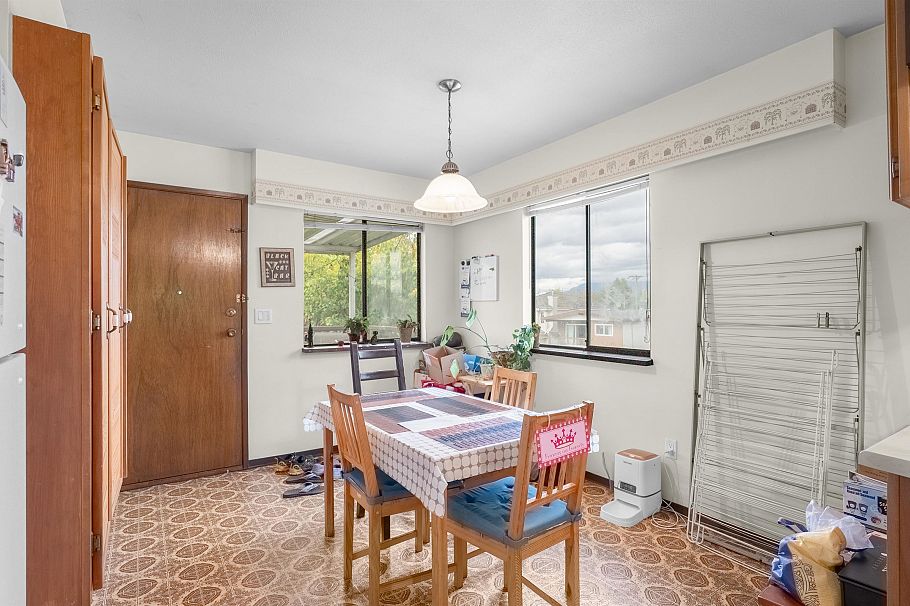 2474 E 24th Avenue Vancouver, BC - 15