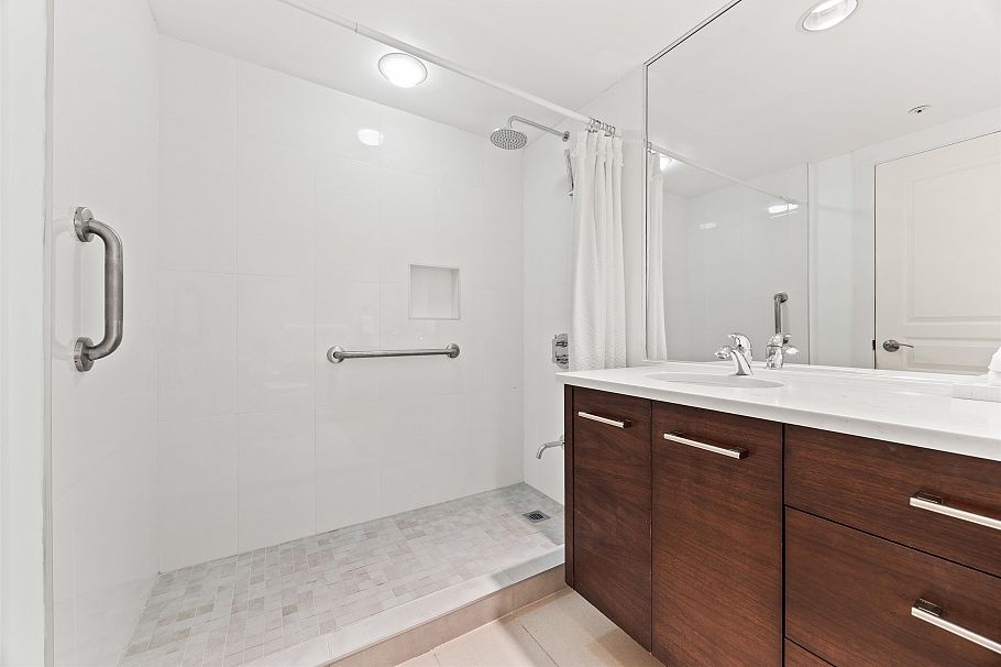 306 1140 Strathaven Drive North Vancouver, BC - 20