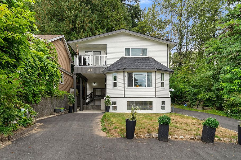 660 E 22nd Street North Vancouver, BC - 1