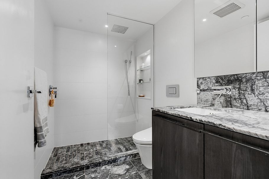 2607 1111 Richards Street Vancouver, BC - 24