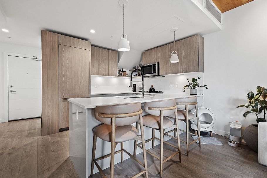 614 108 E 8th Street North Vancouver, BC - 9