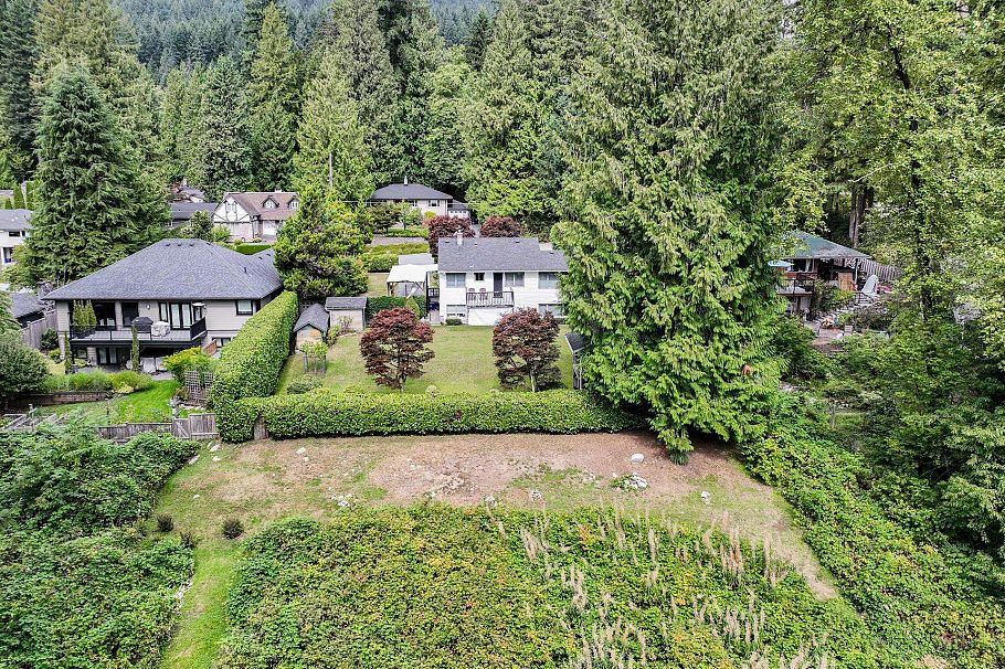 741 Wellington Drive North Vancouver, BC - 6