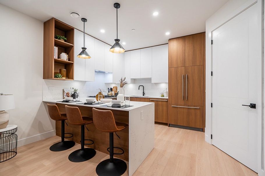2 3638 Normandy Drive Vancouver, BC - 8