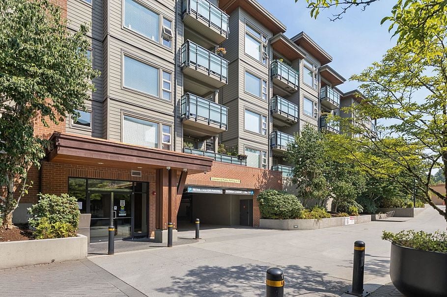 506 1679 Lloyd Avenue North Vancouver, BC - 2