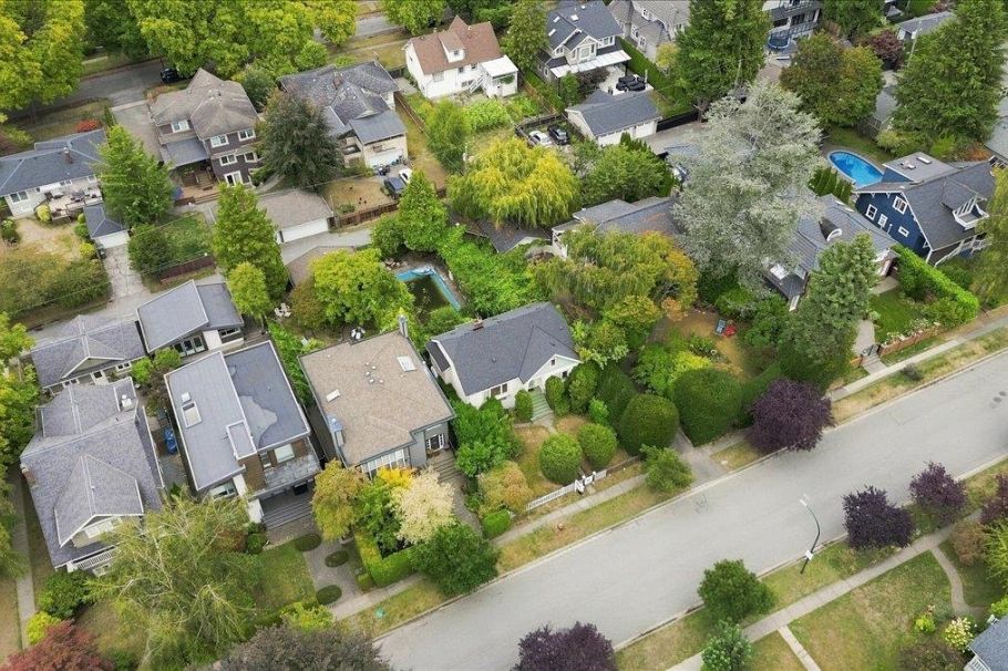 2971 W 37th Avenue Vancouver, BC - 5