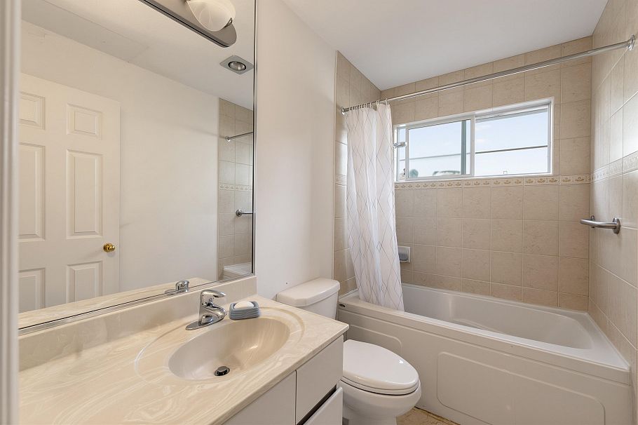 1363 W 48th Avenue Vancouver, BC - 19