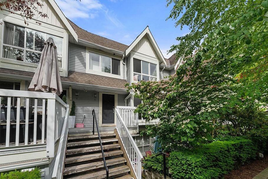 6 1073 Lynn Valley Road North Vancouver, BC - 1