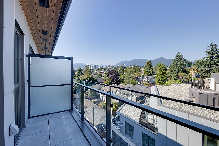 663 422 E 3rd Street North Vancouver, BC - 12