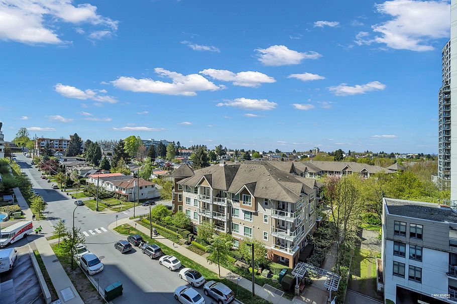 805 5470 Ormidale Street Vancouver, BC - 4