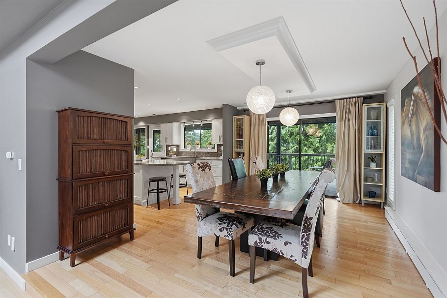 2261 Hill Drive North Vancouver, BC - 8