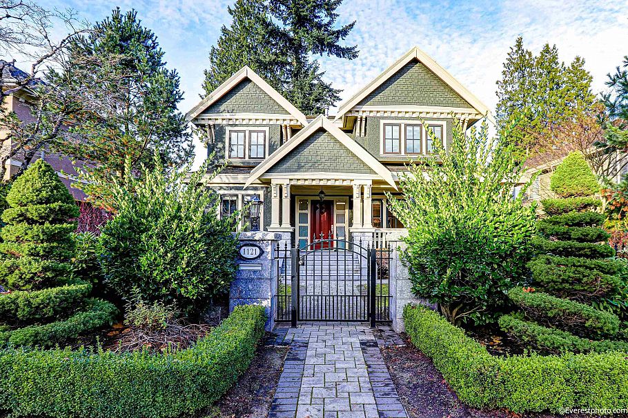 1121 W 39th Avenue Vancouver, BC - 1
