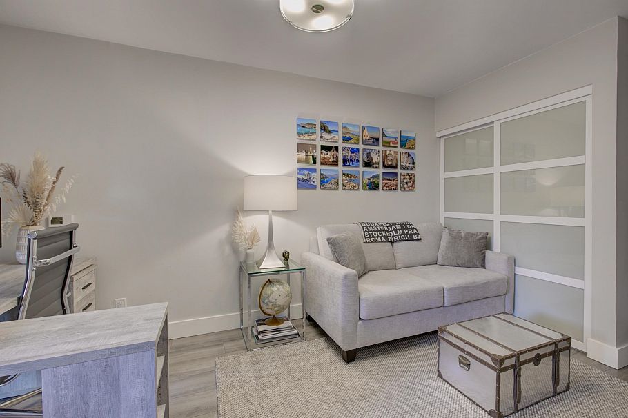 1360 W 8th Avenue Vancouver, BC - 2