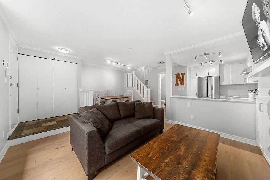 6 1073 Lynn Valley Road North Vancouver, BC - 5