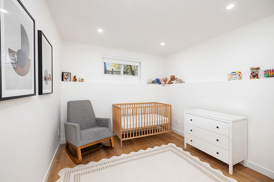 416 St. Georges Avenue North Vancouver, BC - 21