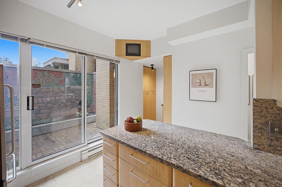 1182 Richards Street Vancouver, BC - 16