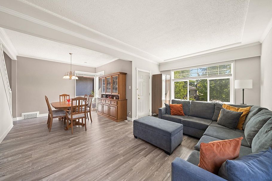 5743 St. Margarets Street Vancouver, BC - 4