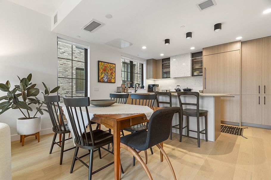 102 157 W King Edward Vancouver, BC - 13