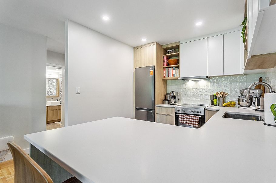 303 2469 Cornwall Avenue Vancouver, BC - 9