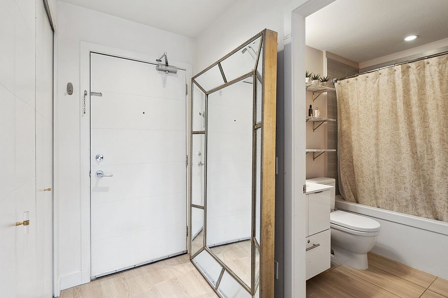 513 733 W 3rd Street North Vancouver, BC - 17