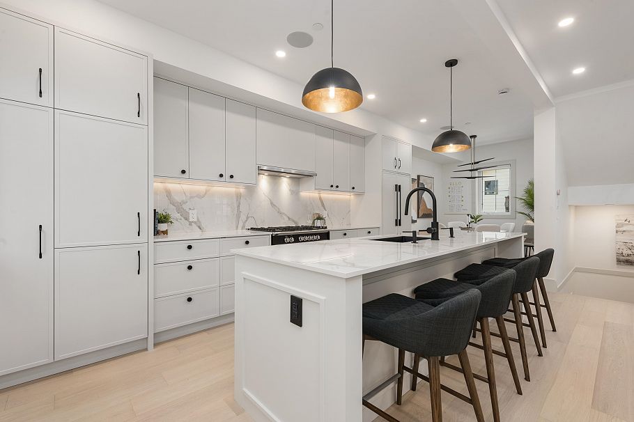 1 375 E 33rd Avenue Vancouver, BC - 7