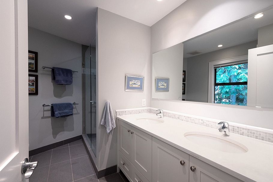 2643 Panorama Drive North Vancouver, BC - 22