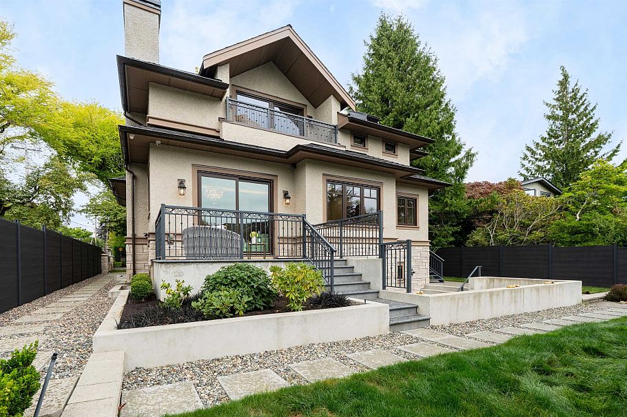 3282 W 34th Avenue Vancouver, BC - 23