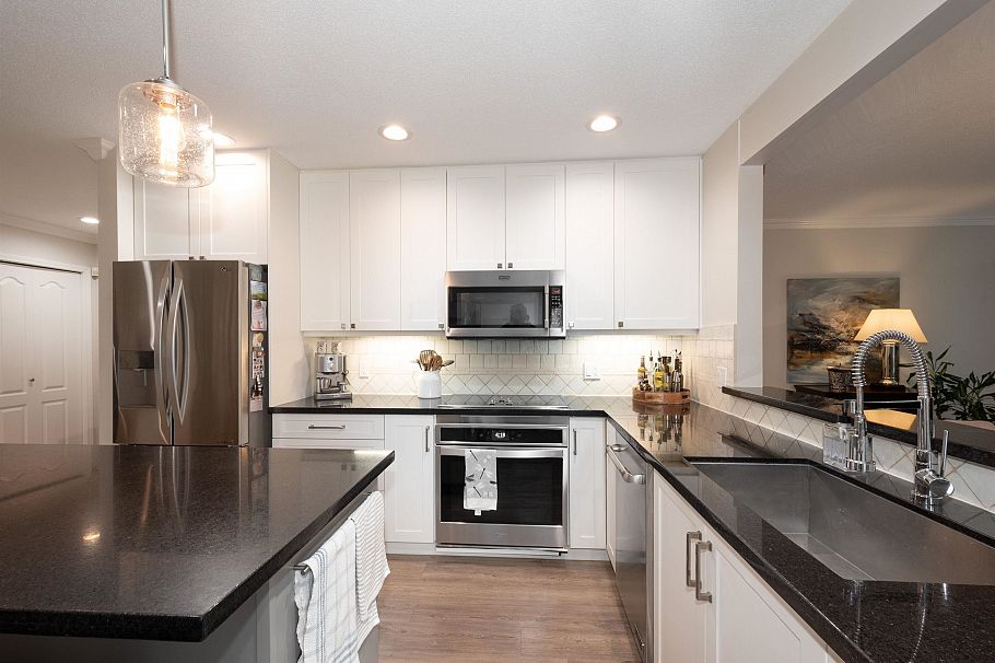 706 1500 Ostler Court North Vancouver, BC - 15