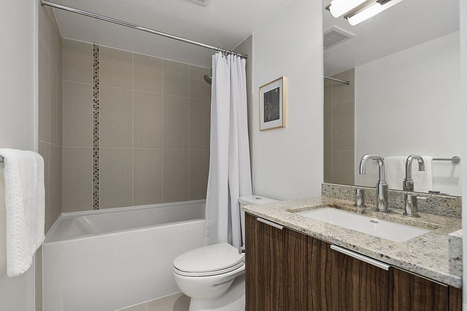 606 1088 Richards Street Vancouver, BC - 17