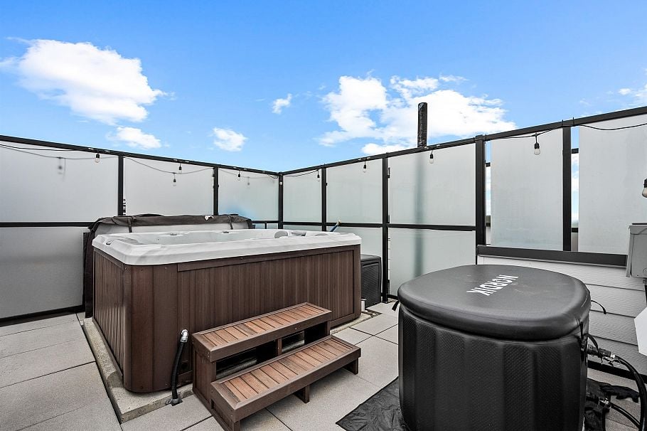614 108 E 8th Street North Vancouver, BC - 2