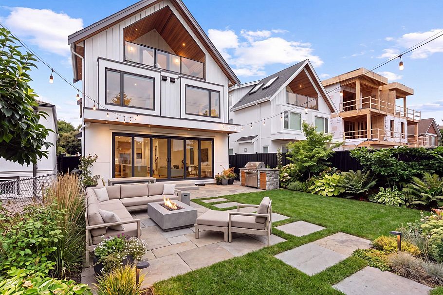 2608 E 4th Avenue Vancouver, BC - 10