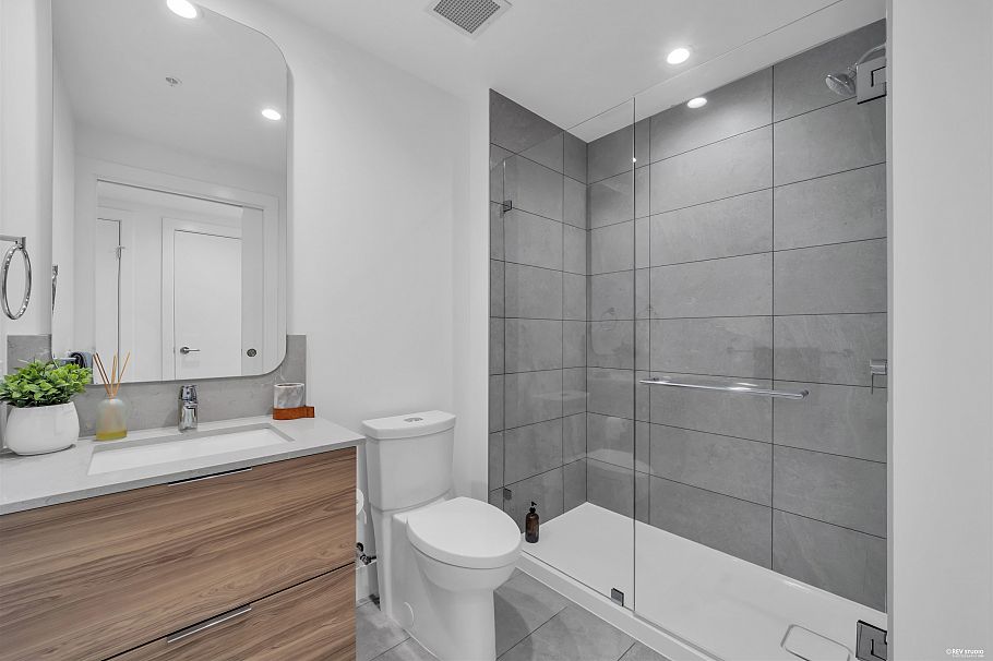 306 2325 Emery Court North Vancouver, BC - 9