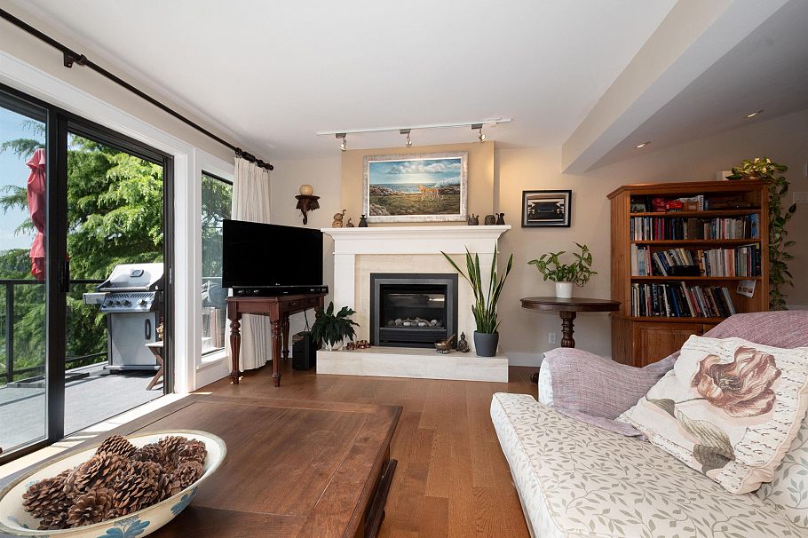 2643 Panorama Drive North Vancouver, BC - 12