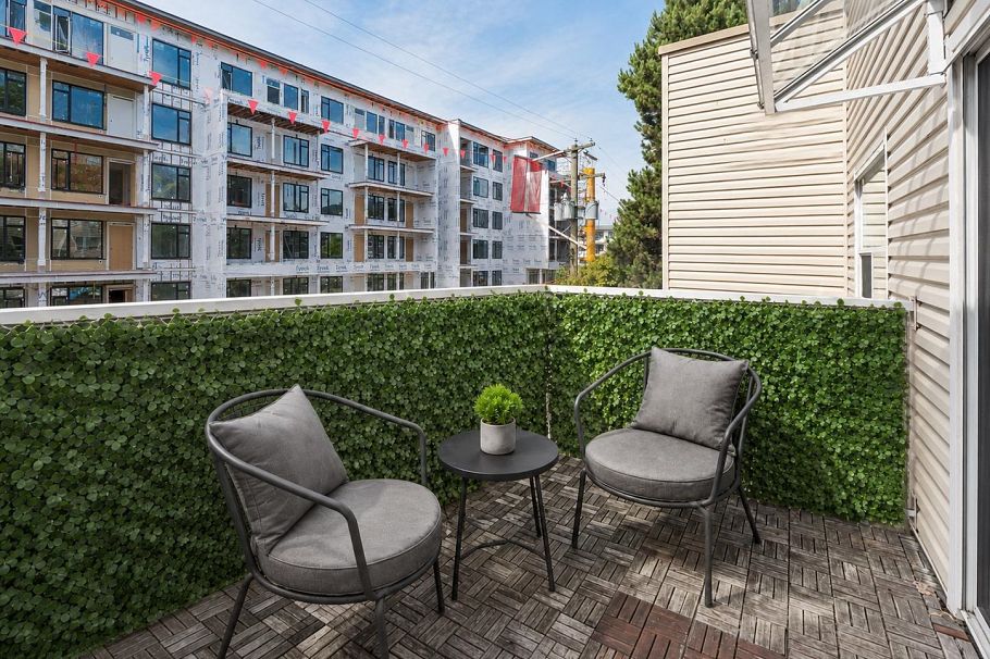 304 827 W 16th Street North Vancouver, BC - 10