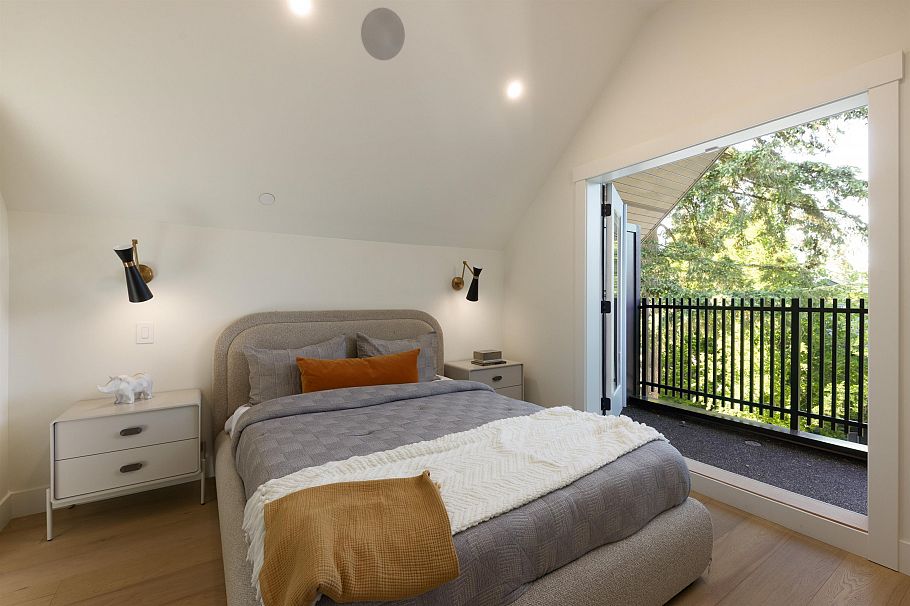 1 258 E 19 Avenue Vancouver, BC - 31