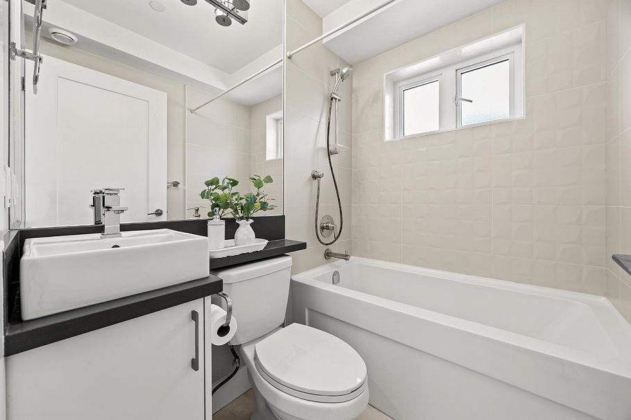 5440 Rhodes Street Vancouver, BC - 11
