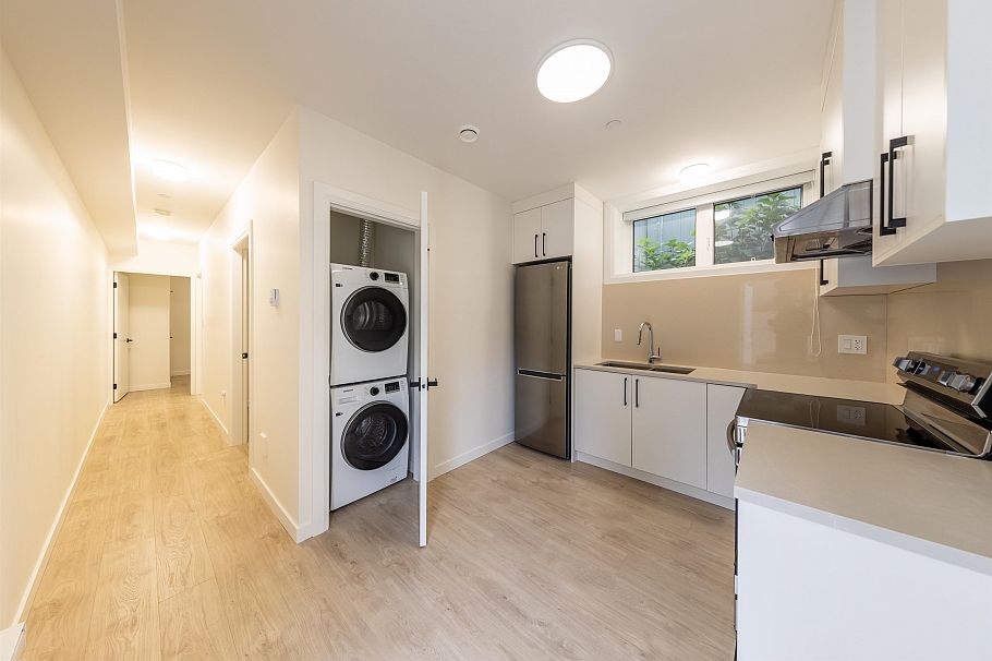 2755 W 38th Avenue Vancouver, BC - 37